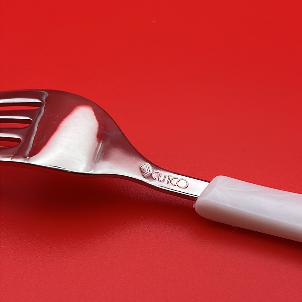 🆕 CUTCO DINING FORK PEARL WHITE HANDLE - Picture 3 of 3